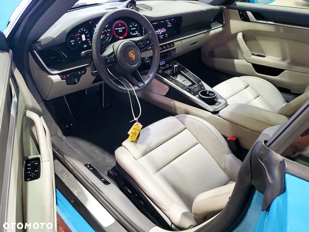 Porsche 911 Carrera S - 8