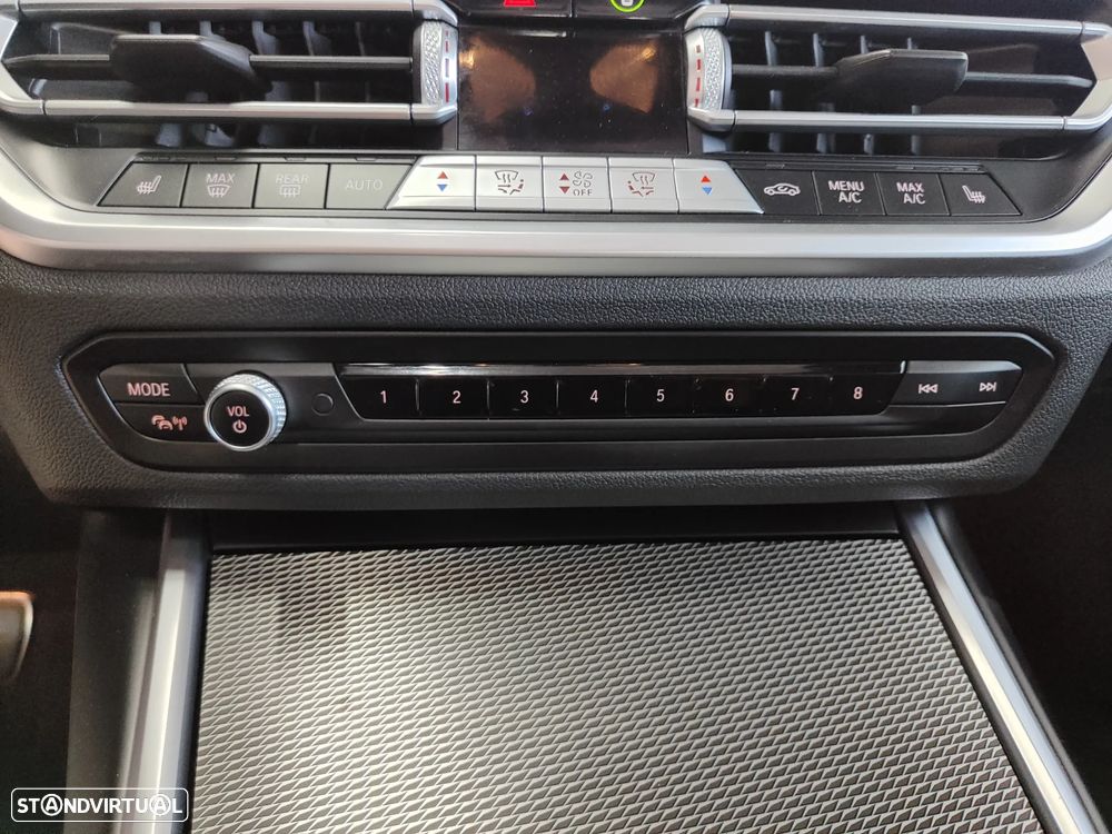 BMW 330 e Aut. M Sport - 32