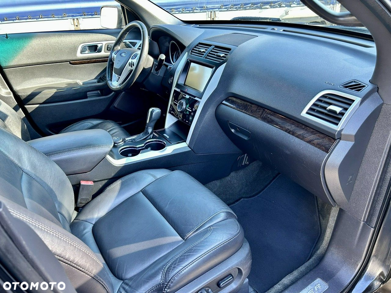 Ford Explorer - 10