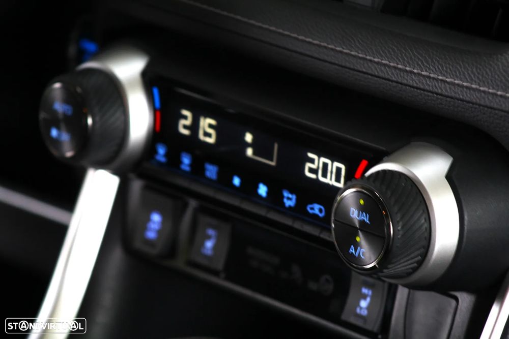 Toyota RAV4 2.5 HDF Lounge - 27