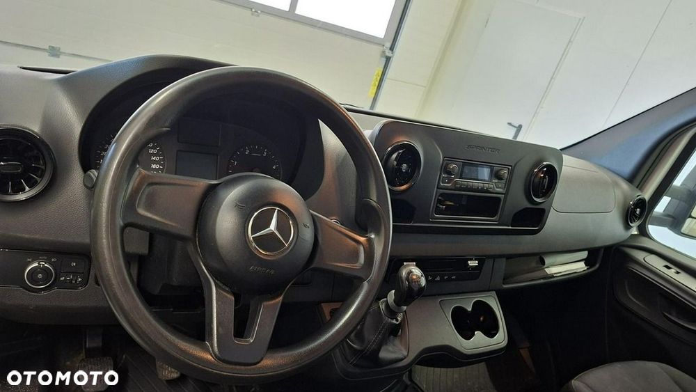 Mercedes-Benz Sprinter - 7