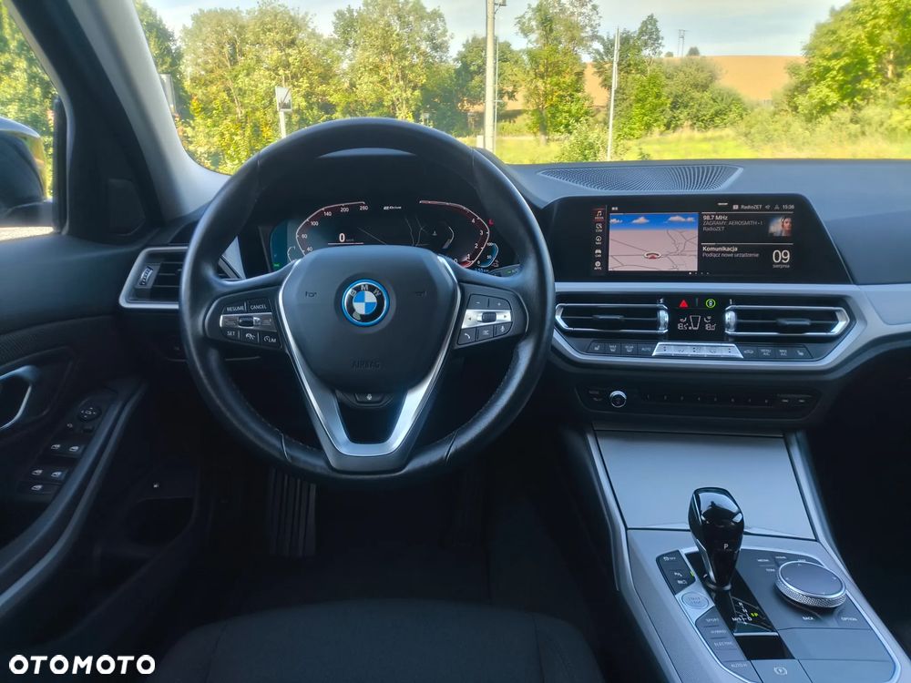 BMW Seria 3 320e - 3
