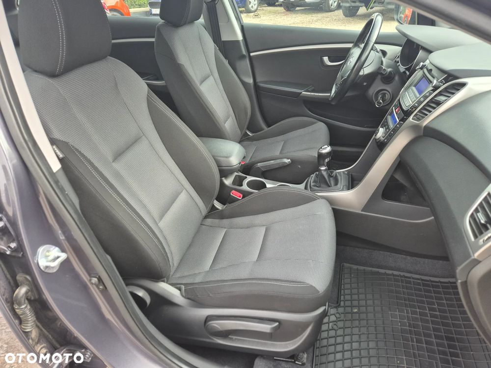 Hyundai i30 blue Kombi 1.6 GDi Style - 12