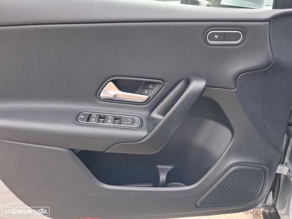Mercedes-Benz A 200 Standard - 8