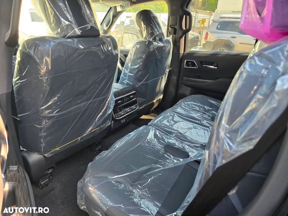Toyota Land Cruiser 300 - 13