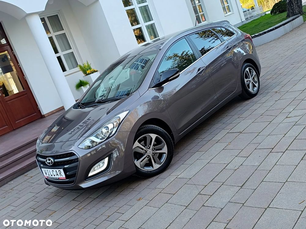 Hyundai i30 blue Kombi 1.6 CRDi Passion - 10