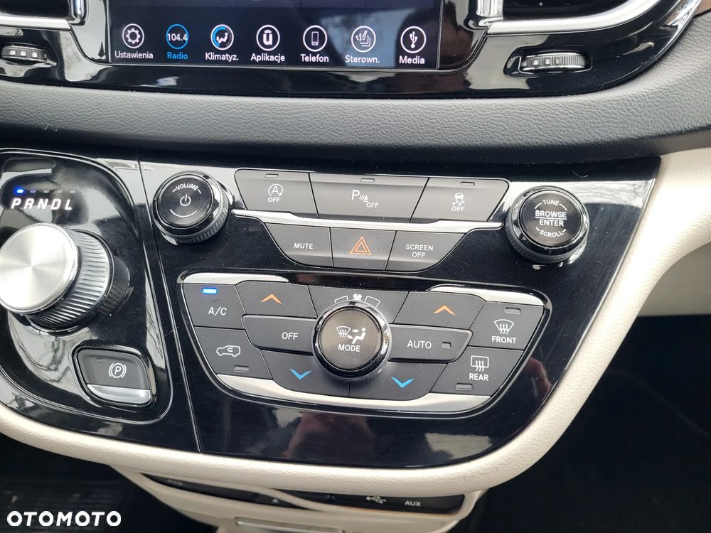 Chrysler Pacifica - 18