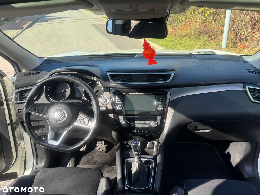 Nissan Qashqai 1.3 DIG-T TEKNA - 25