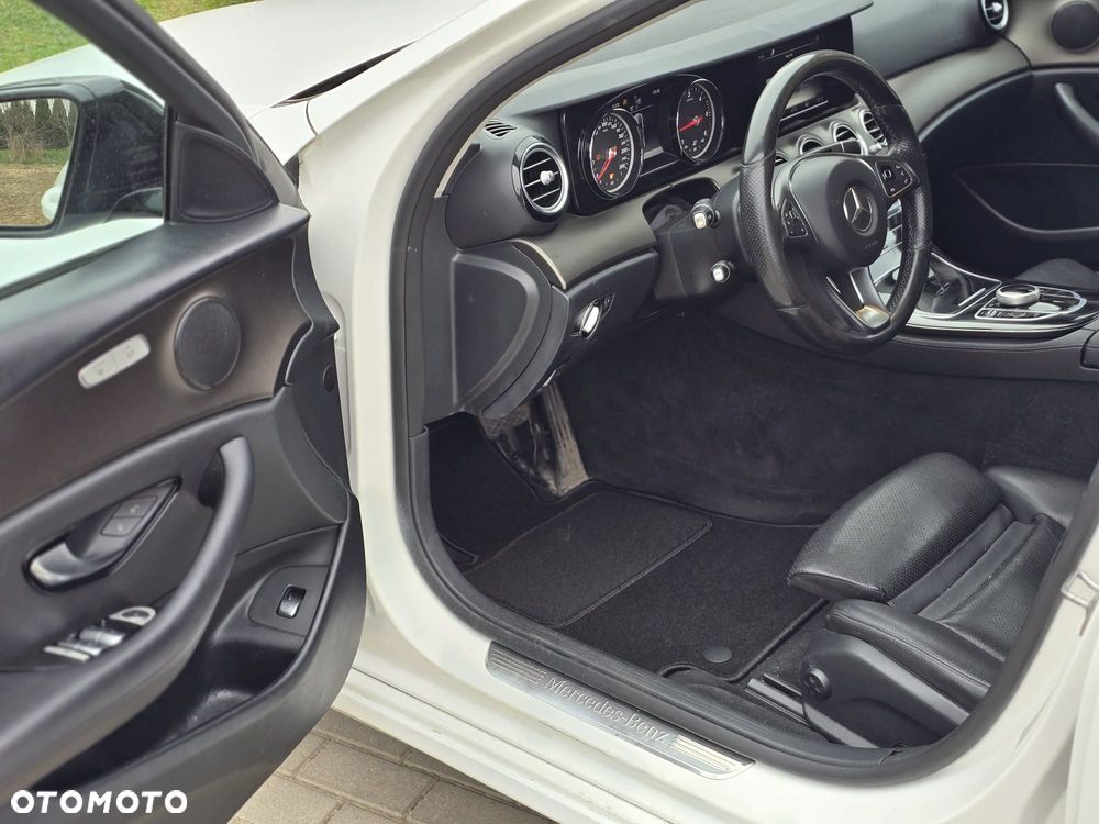 Mercedes-Benz Klasa E 200 d 9G-TRONIC - 16