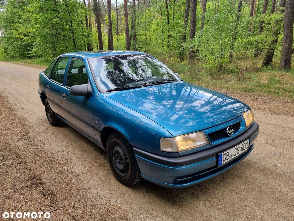 Opel Vectra 1.6 GL - 2