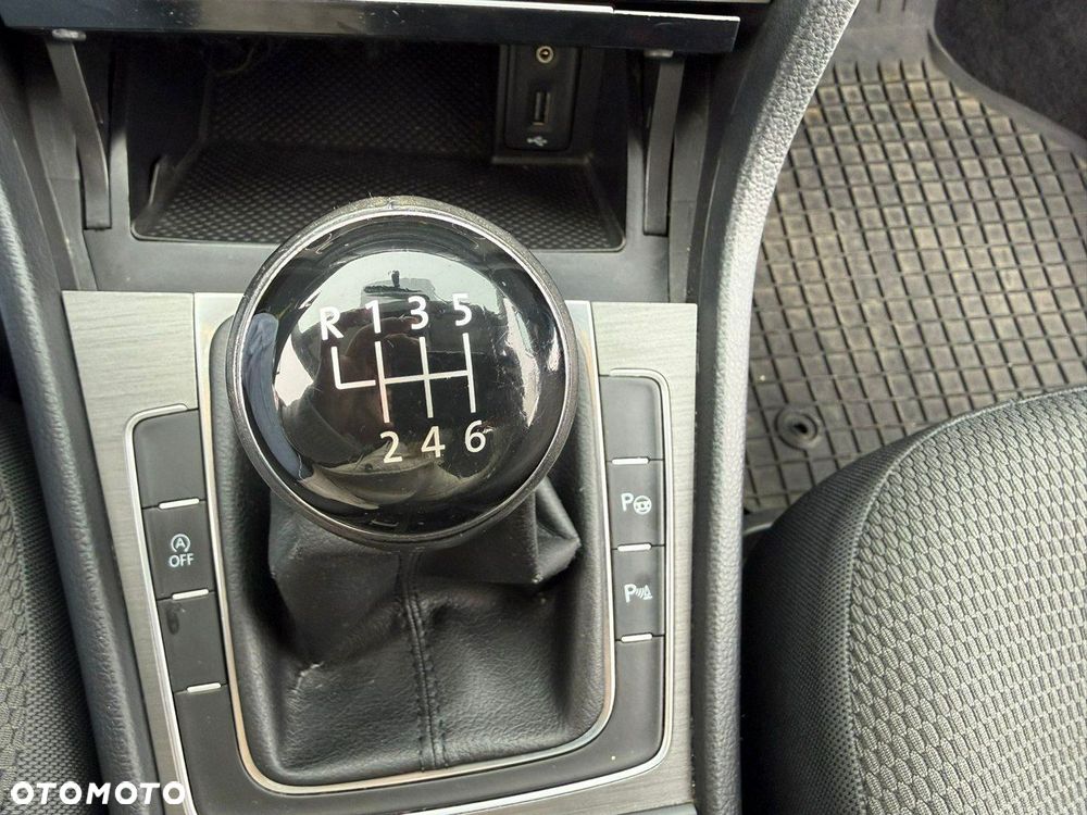 Volkswagen Golf 1.4 TSI BMT Comfortline - 21