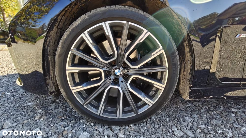 BMW Seria 7 750i xDrive sport - 12