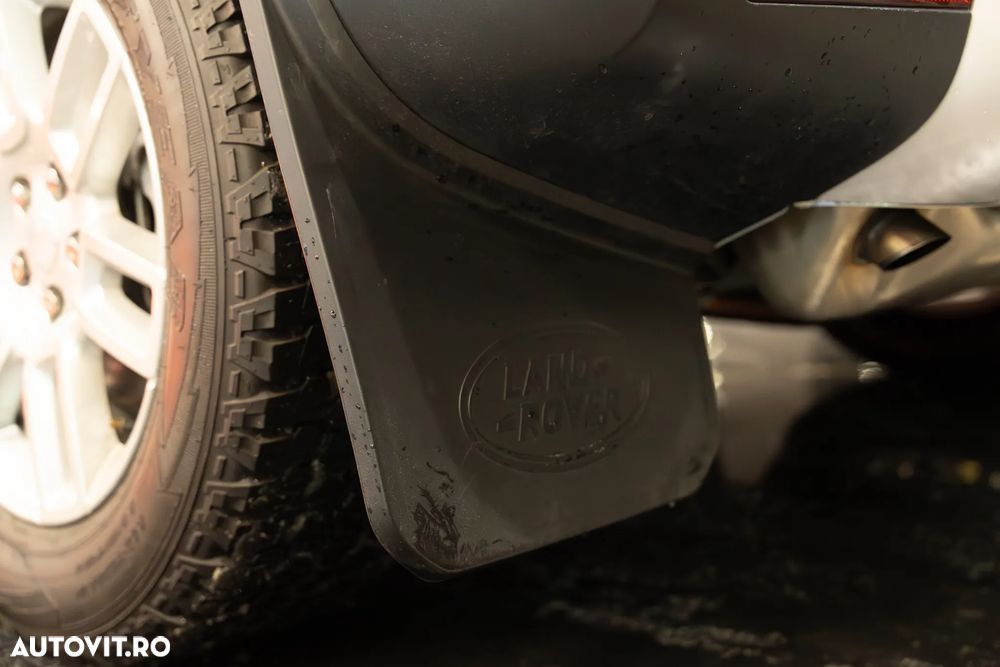 Land Rover Defender 110 2.0 P300 SE - 28