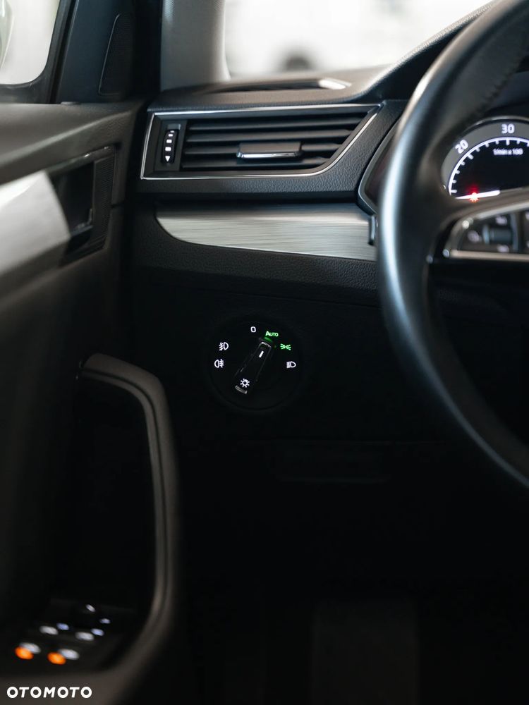 Skoda Superb 2.0 TDI Ambition DSG - 26