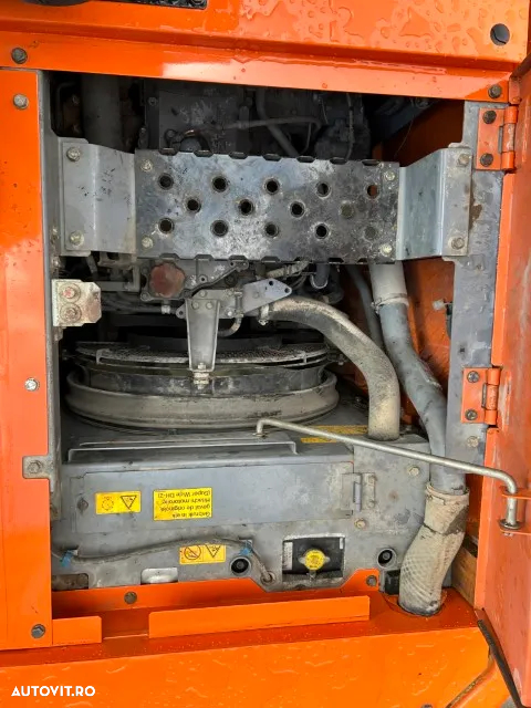 Hitachi ZX 225USLC-5B - 11
