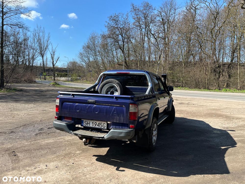 Toyota Hilux 4WD SR5 - 4