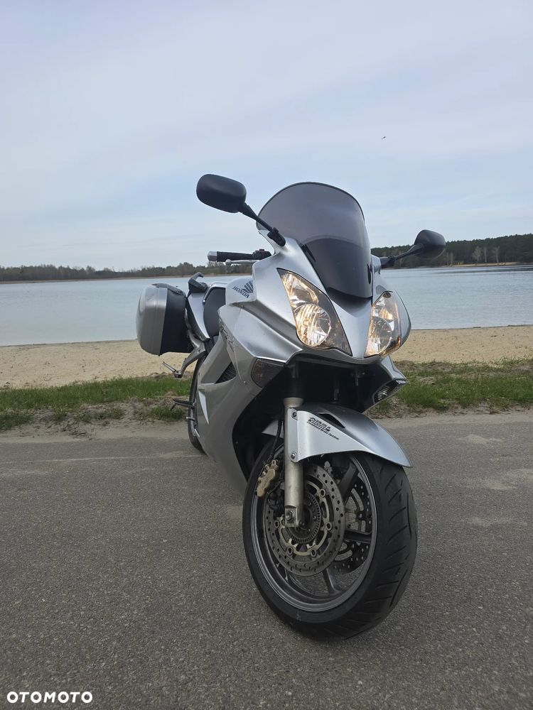 Honda VFR - 11