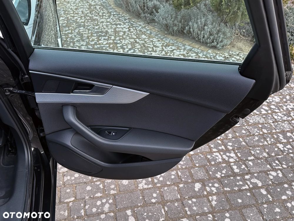 Audi A4 Avant 2.0 TFSI ultra S tronic - 30