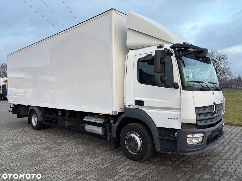 Mercedes-Benz ATEGO 1524  EURO 6 (1527, 1530) kontener z windą , kabina przeedłużana  z łóżkiem składanym - 4