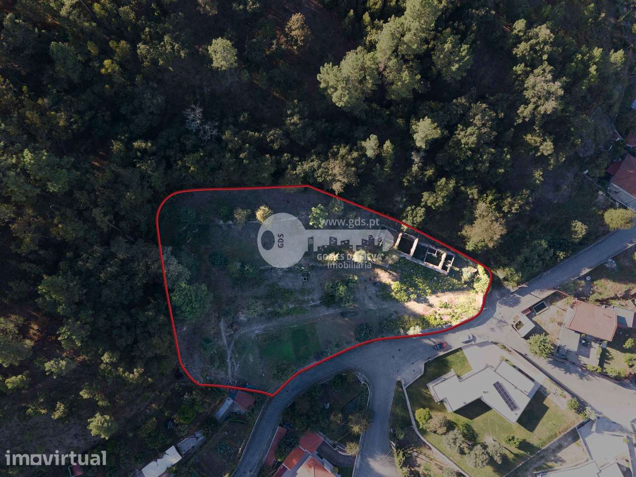 Ruína p/ restauro com 4.800m2 de terreno - Grande imagem: 5/18