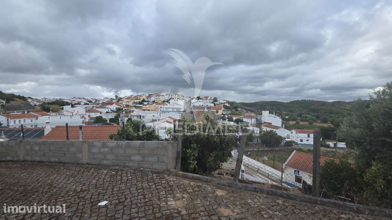 Ruina na Aldeia de São Marcos da Serra, Algarve - Grande imagem: 3/5