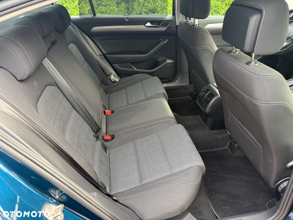 Volkswagen Passat 2.0 TDI EVO Business - 13