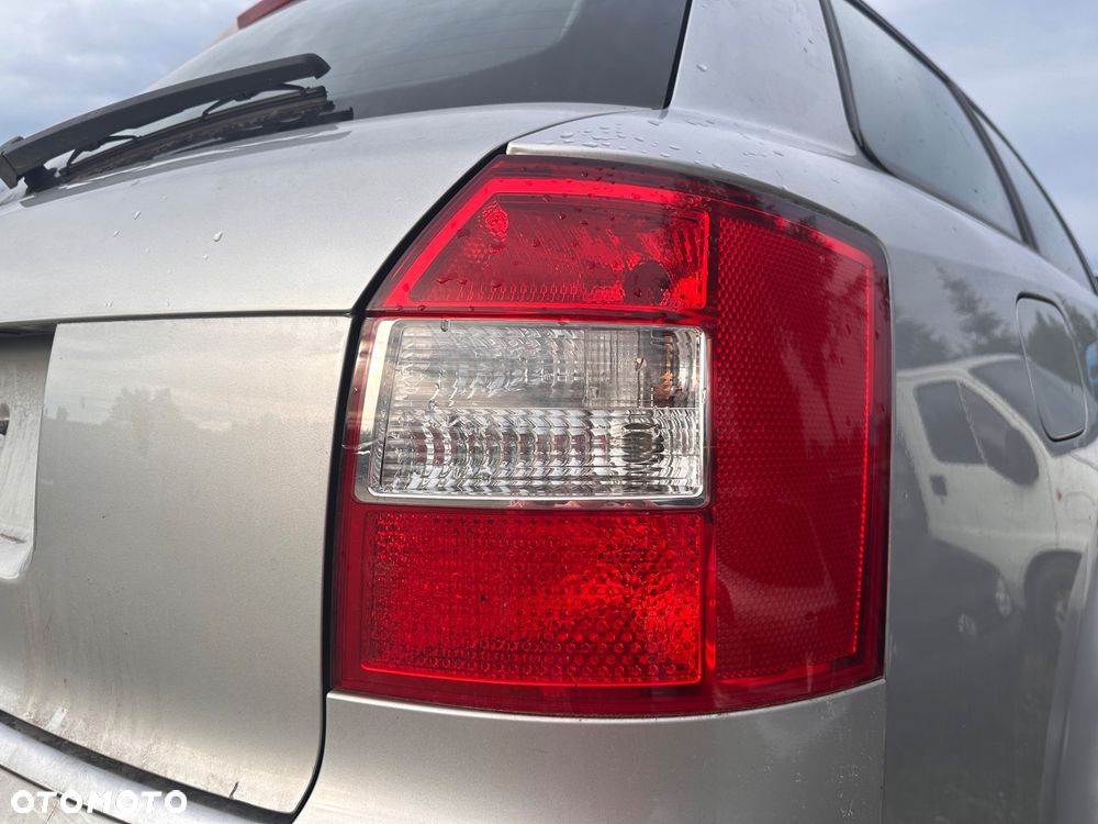 Audi A4 b6 lampa tył  prawa kombi - 1