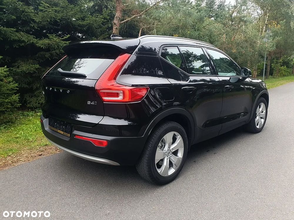 Volvo XC 40 B4 B AWD DKG Momentum Pro - 4