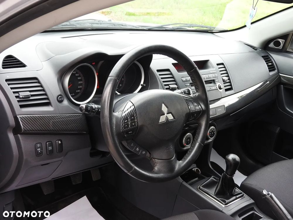 Mitsubishi Lancer - 5