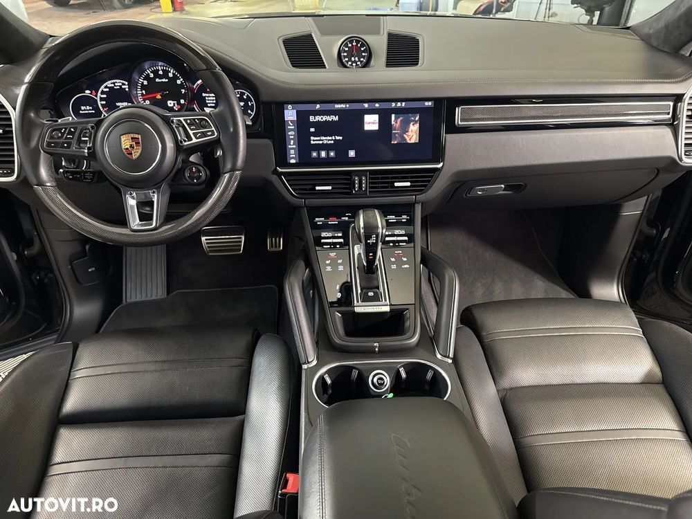 Porsche Cayenne Turbo - 10