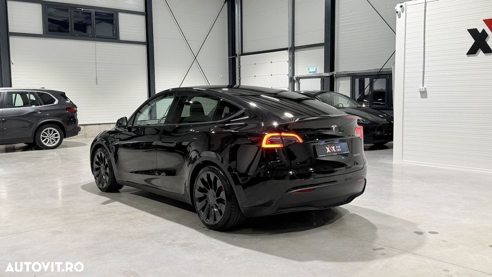 Tesla Model Y Performance Dual Motor AWD - 4