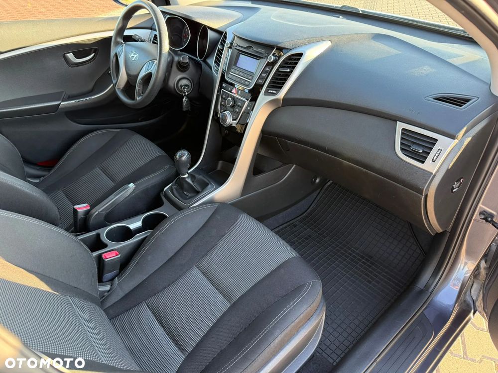 Hyundai i30 1.4 Classic + - 10