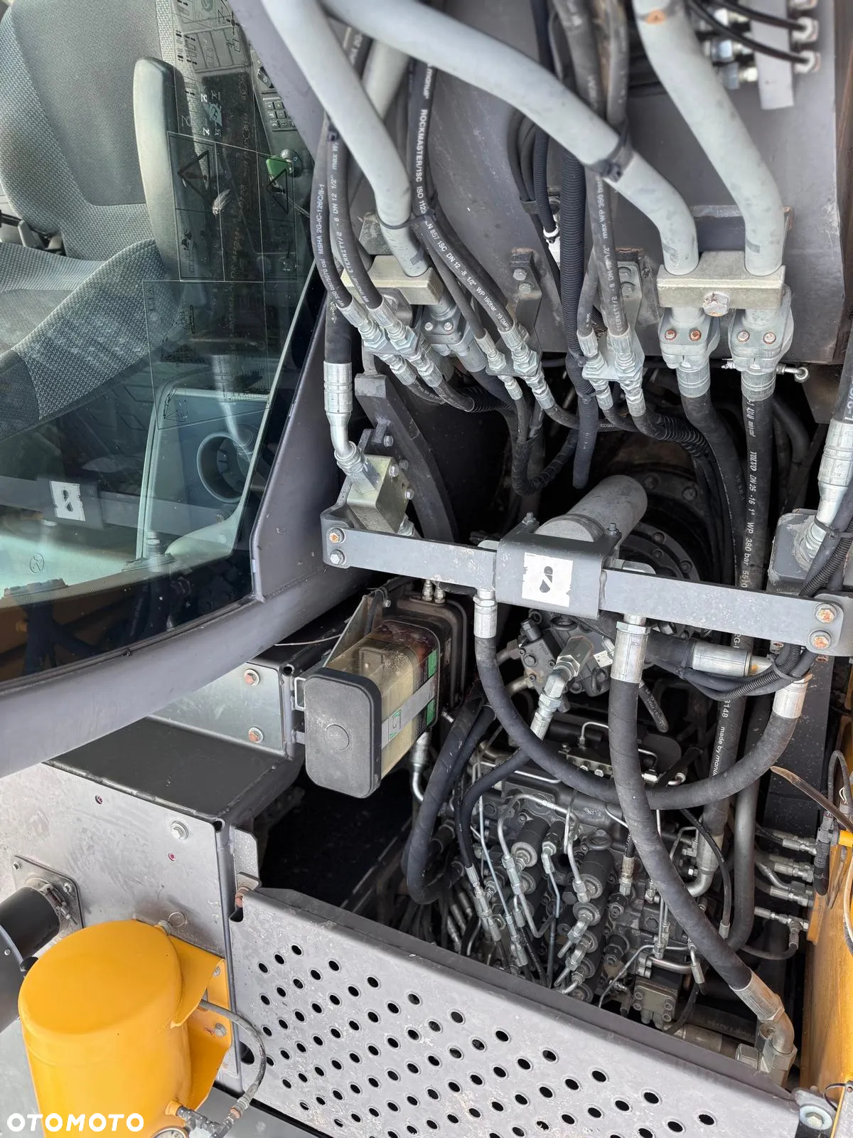 Volvo EC220EL - 10