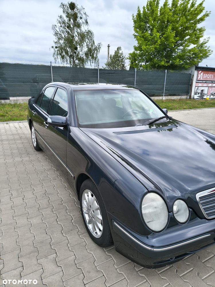 Mercedes-Benz Klasa E - 2