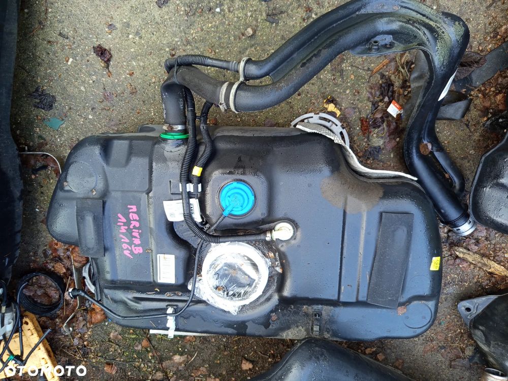 ZBIORNIK PALIWA OPEL MERIVA B 1.4 16V