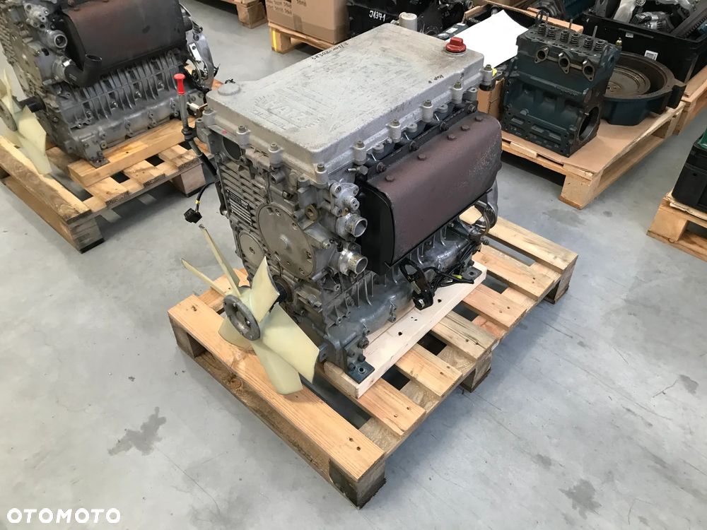 SILNIK HATZ 4W35 19,9 kW 8942netto - 3