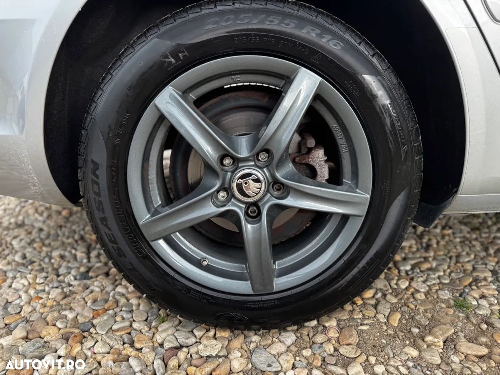 Skoda Octavia 1.6 TDI DPF Ambiente - 25