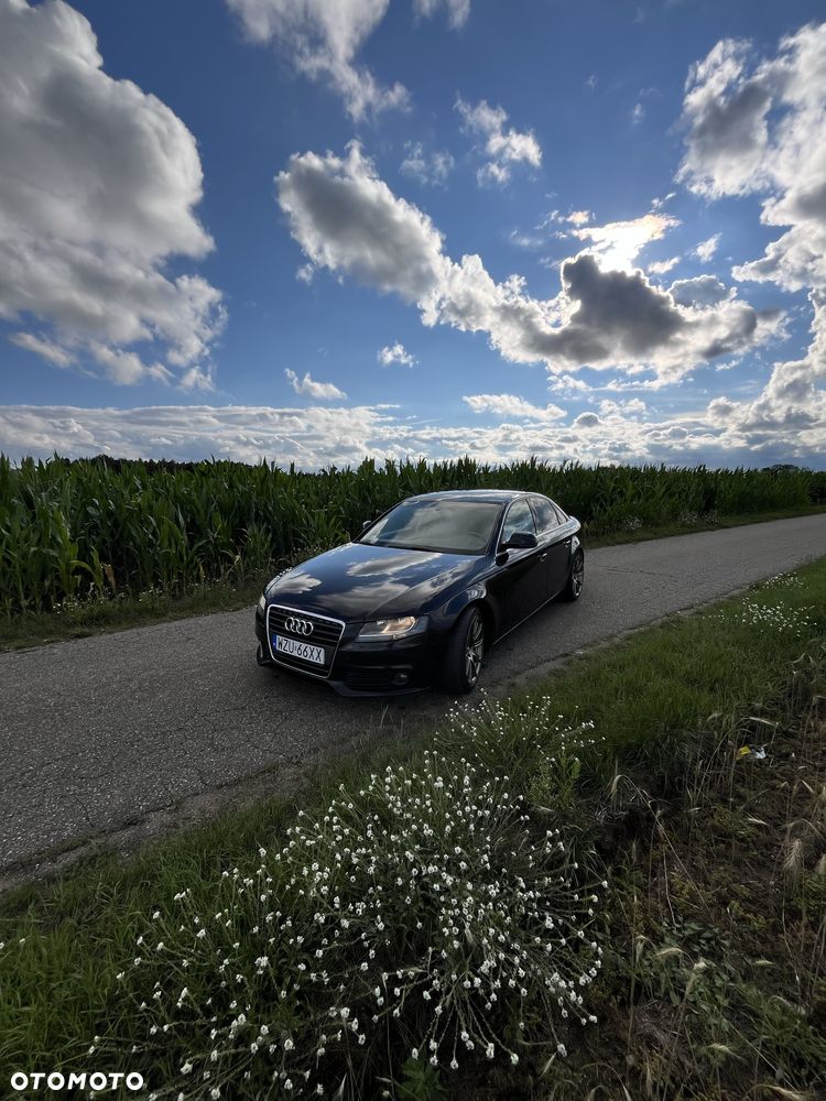 Audi A4 Limousine - 4