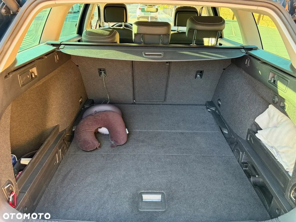 Volkswagen Passat Variant 1.5 TSI EVO Elegance DSG - 9