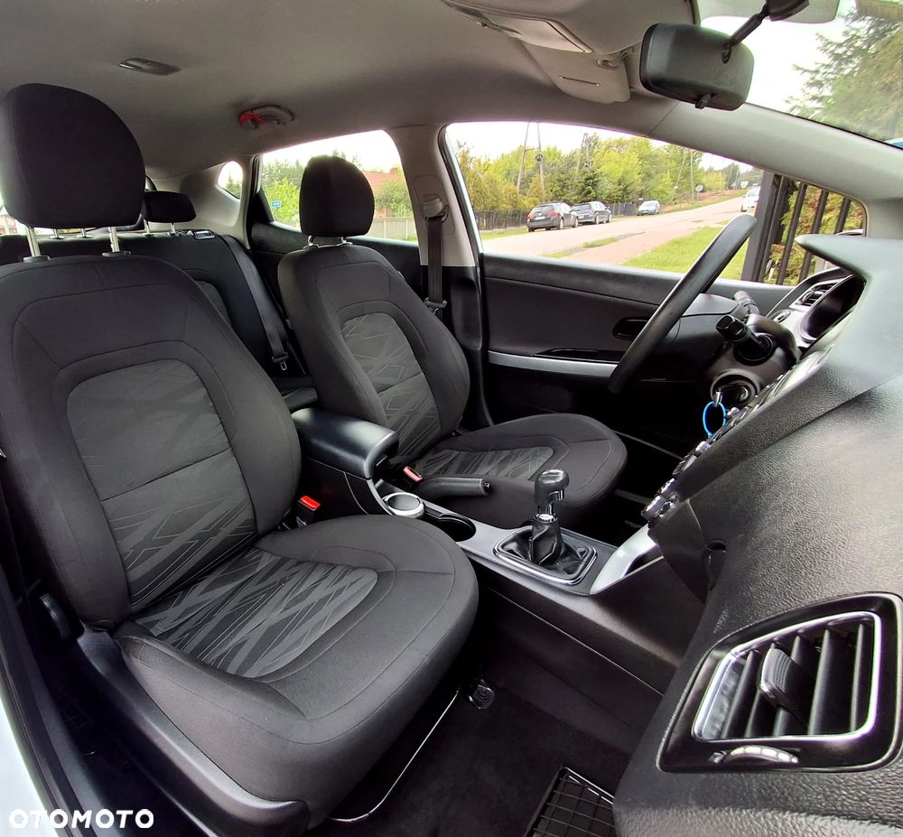 Kia Ceed 1.4 CVVT Dream Team Edition - 15