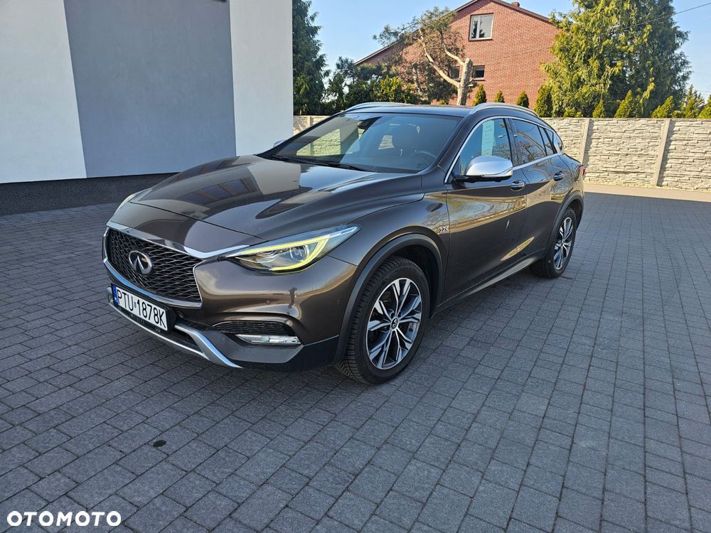 Infiniti QX - 1