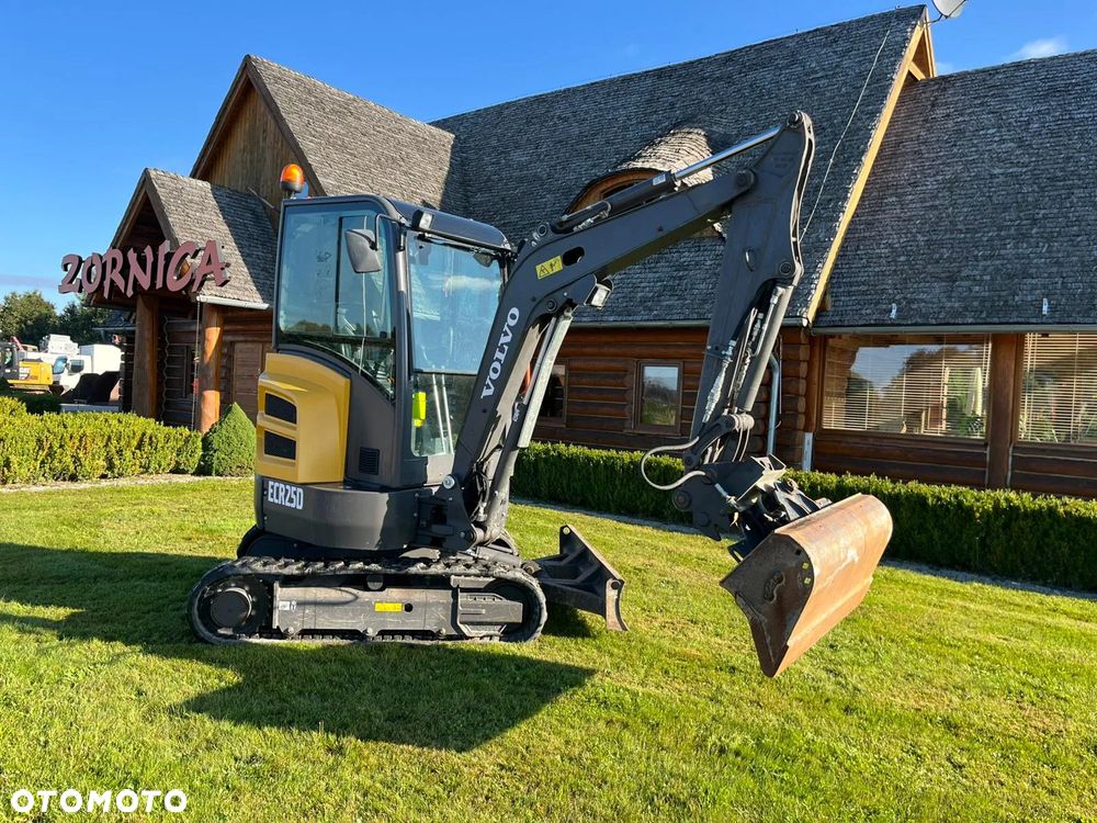 Volvo ECR25D - 4
