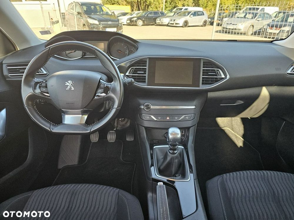 Peugeot 308 1.6 THP Access - 16
