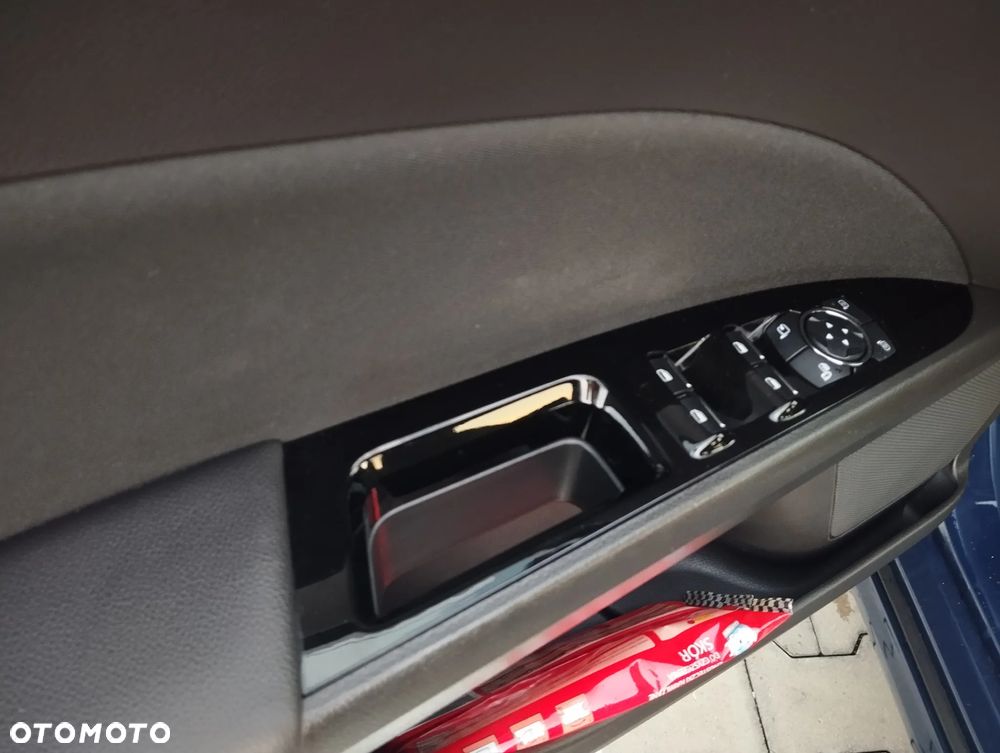 Ford Mondeo - 35