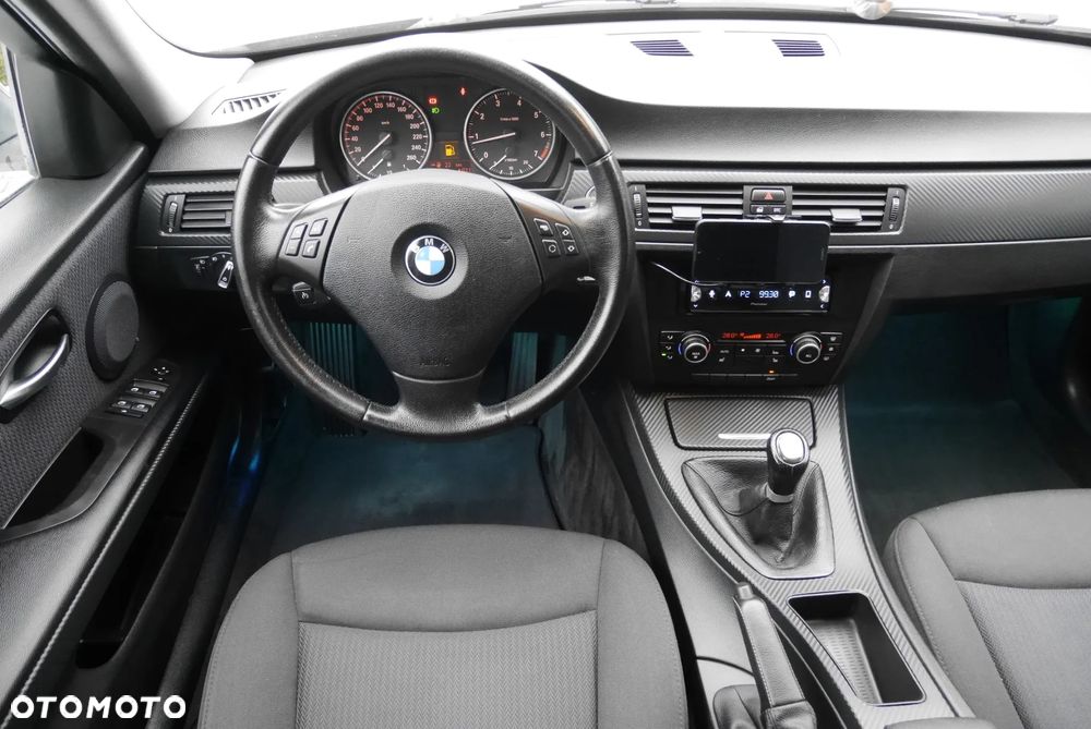 BMW Seria 3 318i - 15