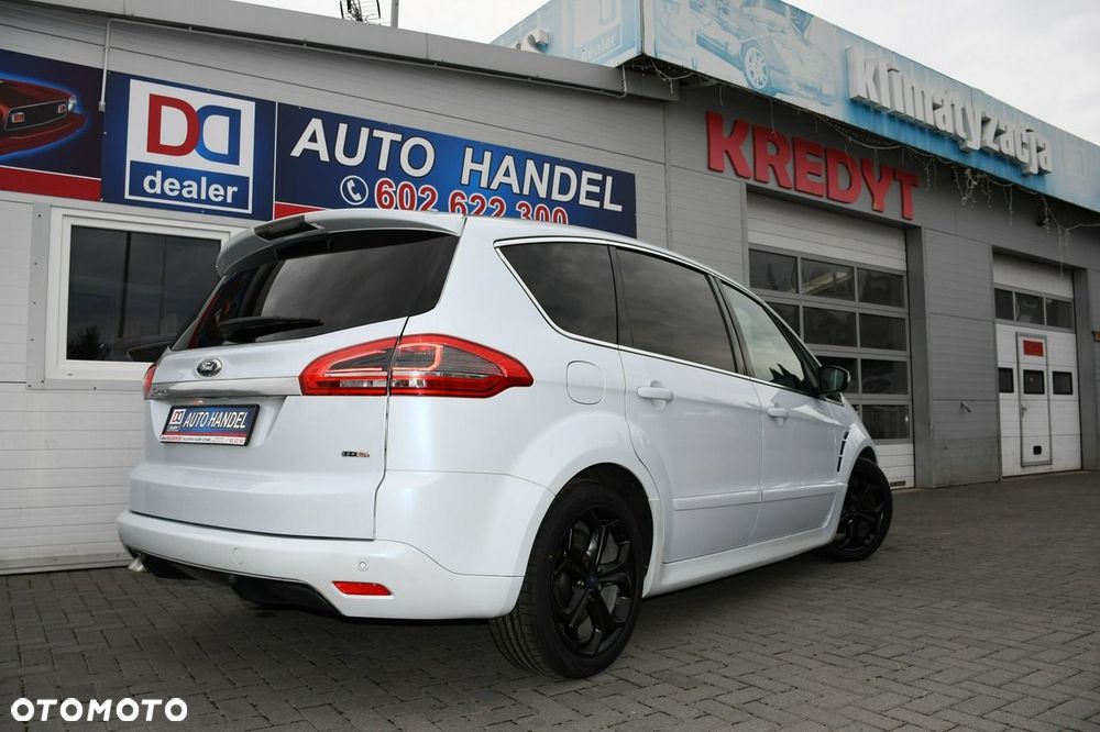 Ford S-Max - 11
