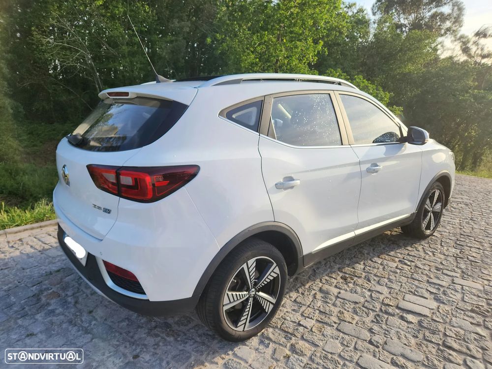 MG ZS EV 44.5 kWh Luxury - 6