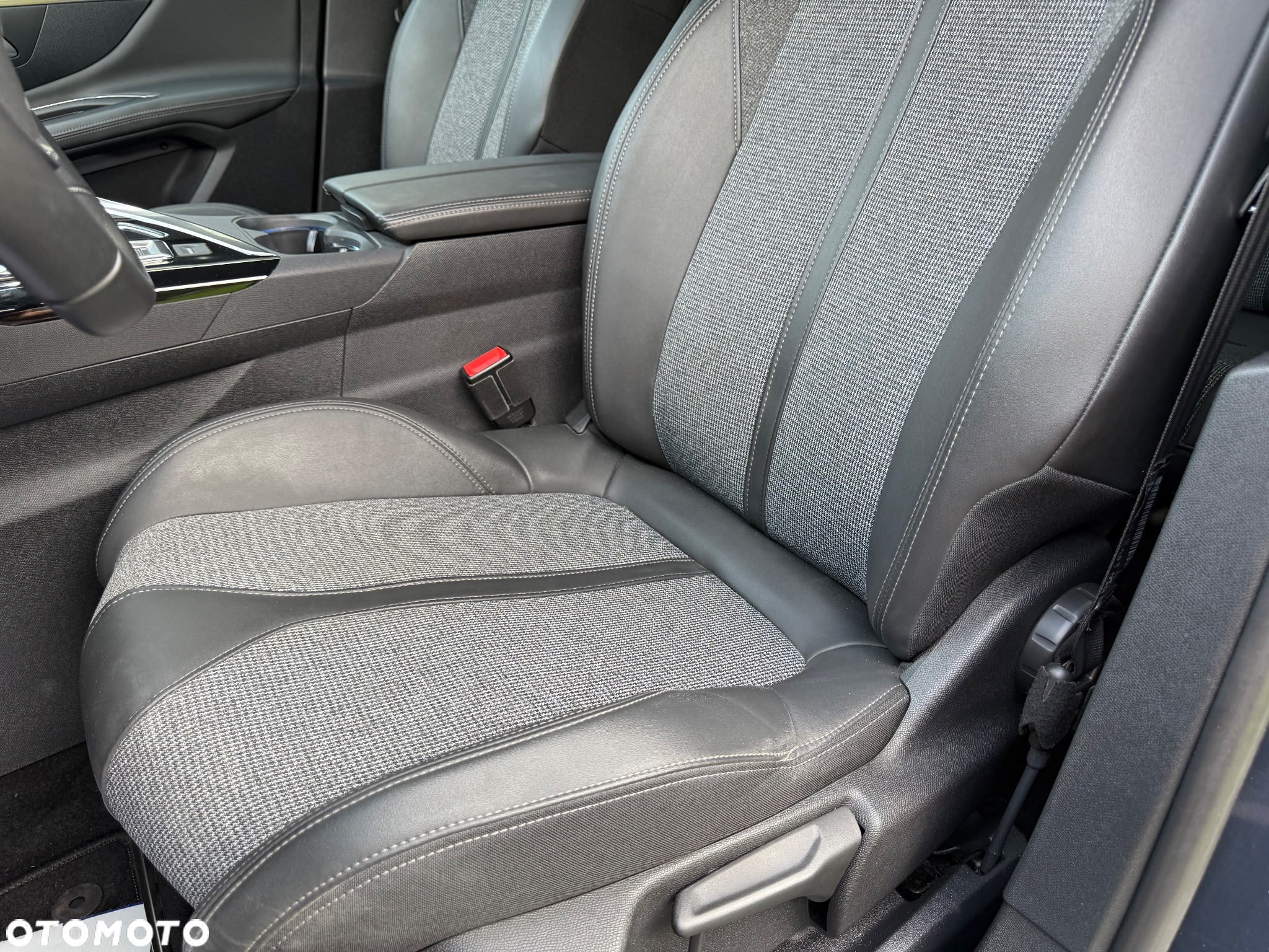 Peugeot 3008 1.5 BlueHDi Allure Pack S&S EAT8 - 8