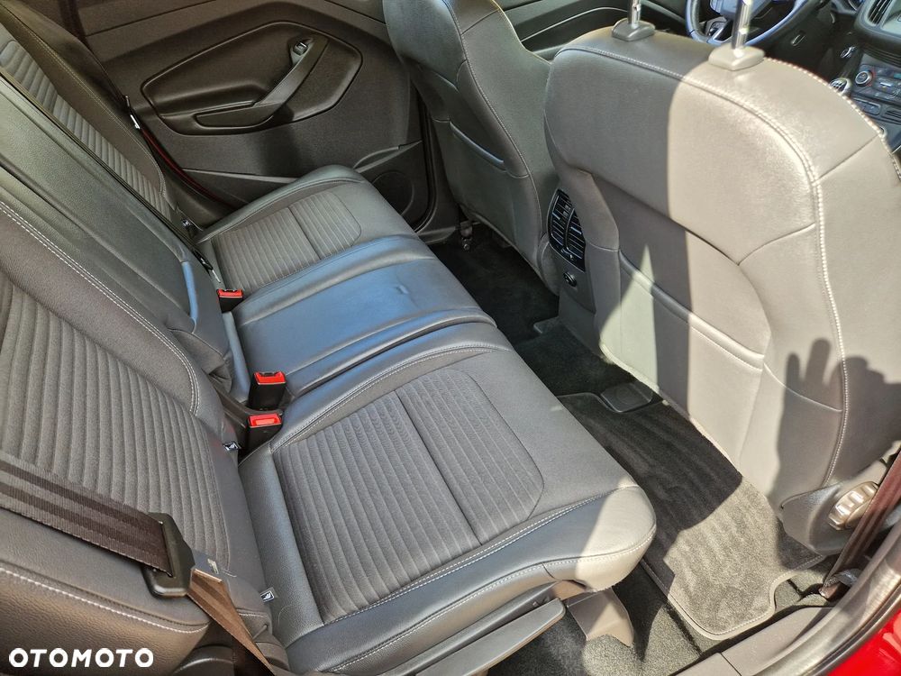Ford Kuga 1.5 EcoBoost 2x4 Titanium - 12