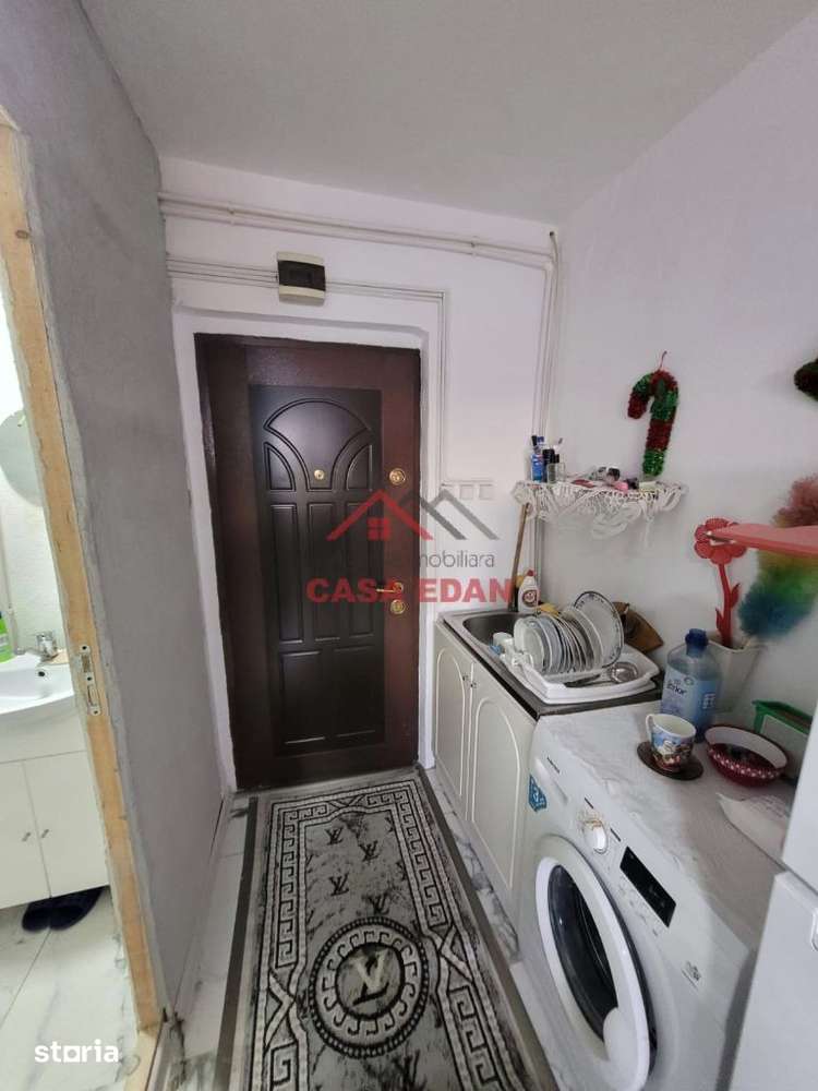 Garsoniera in Campina-- 20.000e - Imagine principală: 5/5